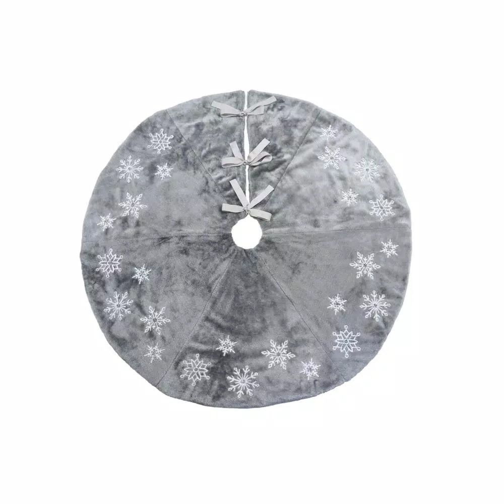 Christmas Tree Decorations Manor Luxe 56 In. Snowflake Sequin Soft Plush Furry Round Christmas Tree Skirt In Grey 3 Christmas Tree Decorations Manor Luxe 56 In. Snowflake Sequin Soft Plush Furry Round Christmas Tree Skirt In Grey